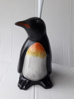 Produktbild von WC-Garnitur aus Keramik Form Pinguin schwarz bunt