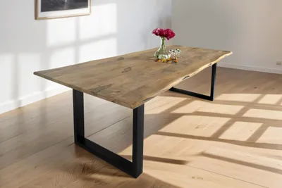 Produktbild von Esstisch Tiger 220 x 100 cm, Mangoholz massiv & naturfarben, Baumkantentisch mit U-Metallgestell in Schwarz, echte Baumkante, Esszimmertisch in Vintage-Optik