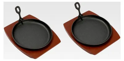 Produktbild von Runde Gusseisen Servierpfanne mit Untersetzer und Griff Set