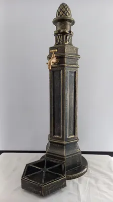 Produktbild von Nostalgischer Standbrunnen aus hochwertigem Aluminium - Funktional und zugleich ein schönes Gartengestaltungselement Rostfrei gold grün