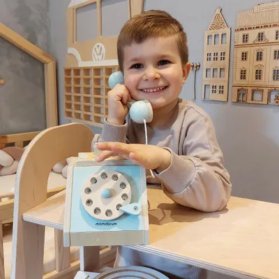 Produktbild von Retro-Holztelefon für Kinder mit drehbarer Wählscheibe