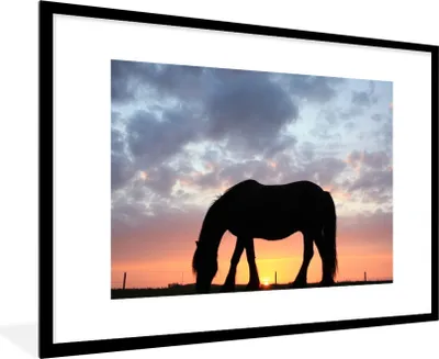 Produktbild von MuchoWow® Gerahmtes Poster Pferde - Sonne - Wiese 90x60 cm - Poster mit Schwarzem Bilderrahmen Wandposter Rahmen Foto Bilder - Wanddekoration - Fotos