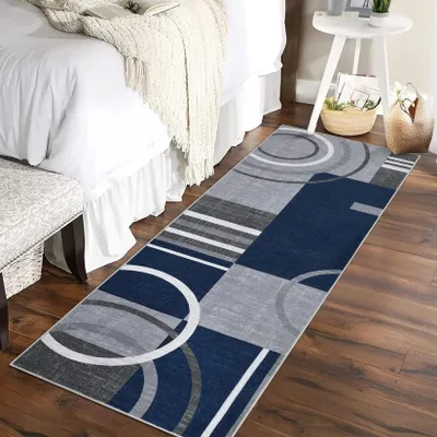 Obrázek produktu pro Běhoun – koberec do chodby – lze prát v pračce – protiskluzová gumová spodní strana – geometrický vzor – 100 % polyester – tmavě modrá barva – rozměry 80 × 150 cm