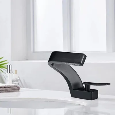 Immagine prodotto di Moderno rubinetto per lavabo in acciaio nero per bagni eleganti