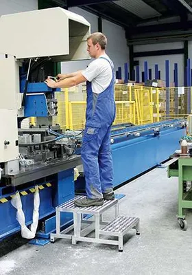 Produktbild von Günzburger Steigtechnik Arbeitspodest modular Grundmodul - 050410