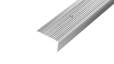 Obrázek produktu pro AP10 schodová lišta vrtaná ACARA, hliník elox stříbro, 20 mm, 2,7 m