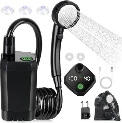 Obrázek produktu pro Přenosná sprchová sada pro použití na cestách – výkonná akumulátorová pumpa s kapacitou 6000 mAh a inteligentním displejem – 4 nastavení trysky – odolná vnější sprchová hadice s krytím IPX7 pro outdoorové aktivity, jako je turistika, cestování, kempování a koupání psů – černé provedení.