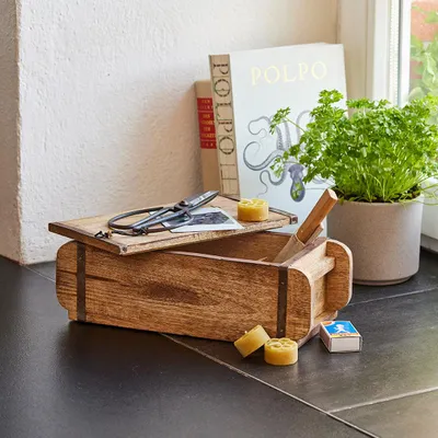 Produktbild von Dekorative Ziegelform aus Holz im Vintage-Look - Handgefertigte Pflanzkiste