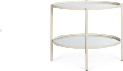 Ein Wohnzimmer.Tische.Couchtische im Maß 64 x 44 x 55.5 aus Stahl, Glas. Farbe Weiß