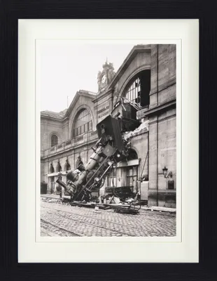Obrázek produktu pro Vlaky Zarámovaný obraz s jemným paspartou | Wall Art | V rámu - Vlaková nehoda na nádraží Montparnasse, Paříž, Francie, 1895 (40 x 30 cm)