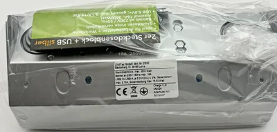 Produktbild von 2-fach Steckdosenblock + 2x USB, silber