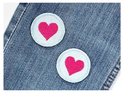 Produktbild von Set aus 2 Jeansflicken Herz pink, Ø 4 cm, Mini Bügelflicken zum Aufbügeln