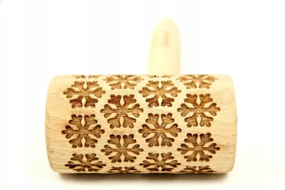 Obrázek produktu pro Folkroll Váleček s vánočním vzorem pro děti, dřevěný, 19 cm