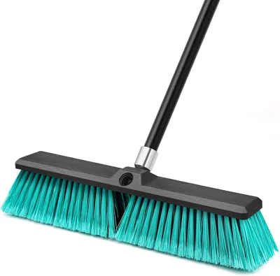 Obrázek produktu pro Zametací kartáč o šířce 45 cm, určený pro venkovní použití, s dlouhou rukojetí