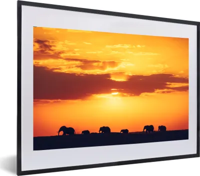 Produktbild von MuchoWow® MuchoWow® Gerahmtes Poster Elefanten - Horizont - Sonnenuntergang - Tiere 60x40 cm - Poster mit zchwarzem Bilderrahmen - Schlafzimmer - Plakat in Rahmen - Drucken