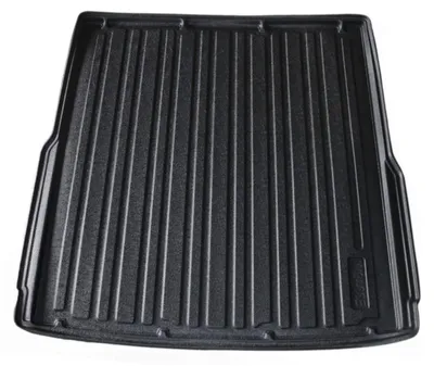 Obrázok produktu pre 3D gumová rohož do batožinového priestoru DeluxeBoss pre VW PASSAT B8 VARIANT / COMBI 2015+