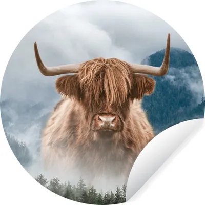 Produktbild von MuchoWow® Runde Wandtattoo - Wandsticker Tapete Aufkleber Schottischer Highlander - Nebel - Berg Ø 50 cm Selbstklebend und Repositionierbar - Wandaufkleber - Kreis - Wand Kreis - Wand Bild - Foto Tapete - Selbstklebende - Wohnzimmerdekoration - Wand Dekoration - Kinderzimmer