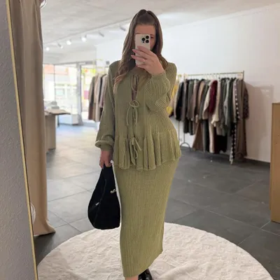 Produktbild von Zweiteiler Set "Madita" Hellgrün, einem langen Rock sowie einem Cardigan mit Schleifen, Kleidung 2-teiler, Frauen Kleidung Zweiteiler, Oberteil & Rock