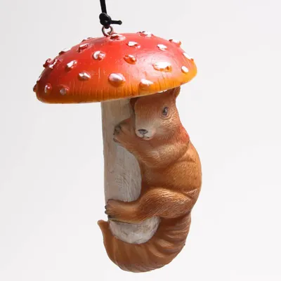 Zdjęcie produktu dla Zwierzęta gospodarskie, wiewiórka wisząca na grzybie, 6,5 x 10 cm