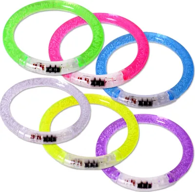Produktbild von TE-Trend 6 Stück LED Armband Set Armbänder für Kinder Mitgebsel Kindergeburtstag Armreif Leuchtarmbänder in Ringform 6-fach sortiert mehrfarbig