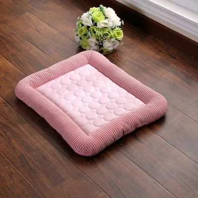 Produktbild von Famanu Kühlmatte für Hunde und Katzen - Temperaturabsorbierend, Antirutsch, Rosa