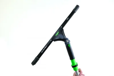 Produktbild von Unger ErgoTec Ninja Fensterwischer Komplettset (92 cm) - Profi-Drehgriff & Teleskophalterung