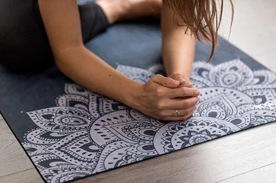 Immagine prodotto di Tappetino antiscivolo per yoga e fitness, ideale per gli esercizi di yoga