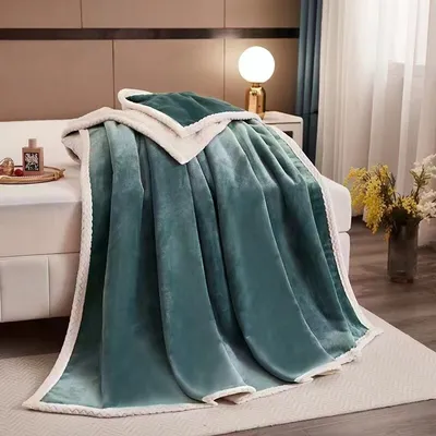 Produktbild von Kuscheldecke Doppelseitig Flauschige Weich Warm Dick Wohndecke Fleece Flanell 150 x 200cm 1,5kg Dunkelgrün Weihnachtsgeschenk