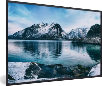 Produktbild von MuchoWow® Gerahmtes Poster Wasser - Berge - Natur 60x40 cm - Poster mit Schwarzem Bilderrahmen Wandposter Rahmen Foto Bilder - Printing - Wanddeko Schlafzimmer