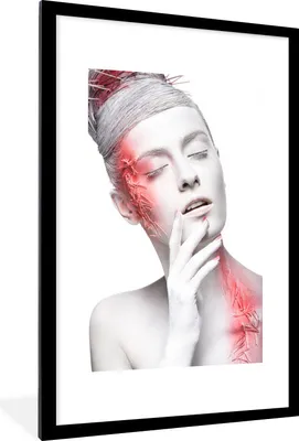Produktbild von MuchoWow® Gerahmtes Poster Frau - Weiß - Rot - Kunst 60x90 cm - Poster mit Schwarzem Bilderrahmen Wandposter Rahmen Foto Bilder - Dekoration - Wandposter Wohnzimmer - Hochwertig