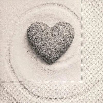 Produktbild von 20 LUNCH SERVIETTEN 33x33cm. Stein-Herz auf Sand/LOVE@