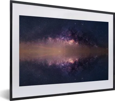 Produktbild von MuchoWow® Gerahmtes Poster Die Milchstraße an einem blauen Himmel 40x30 cm - Poster mit Schwarzem Bilderrahmen Wandposter Rahmen Foto Bilder - Bilderrahmen - Poster im Rahmen