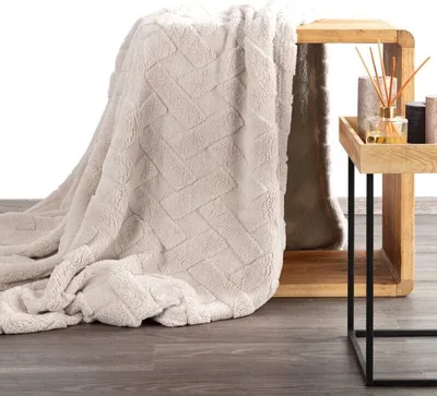 Produktbild von Kuscheldecke CARO – weiche & warme Decke für kalte Tage 70X160 cm beige