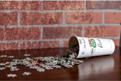 Obrázek produktu pro Puzzle Přátelé / 400 dílků v kelímku