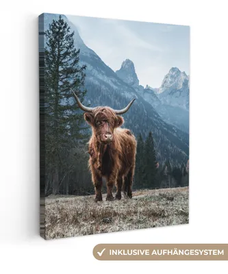 Produktbild von MuchoWow® - Leinwandbilder - Schottische Highlander - Berg - Landschaft - Bäume - Kuh - Natur, Wandbild, Wanddeko Bilder Wohnzimmer, 60x80 cm