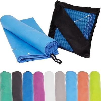 Produktbild von Famanu Mikrofaser Sporthandtuch - Kompakt und leicht - 100 x 200 cm - Hellblau