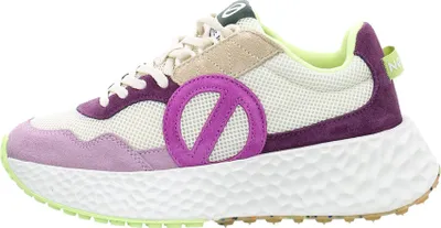 A side view of a No Name Plateau Sneaker for women.