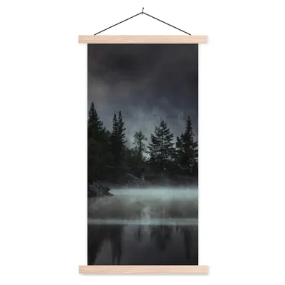 Produktbild von MuchoWow® Textilposter Wald - Nebel - Schwarz - Weiß 60x120 cm mit holzfarbenen Rahmen - Holz