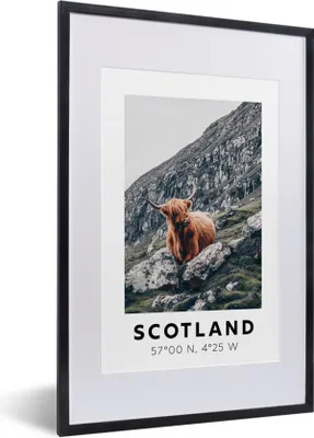 Produktbild von MuchoWow® Gerahmtes Poster Schottland - Schottische Highlander - Berge 40x60 cm - Poster mit Schwarzem Bilderrahmen Wandposter Rahmen Foto Bilder - Poster in Rahmen