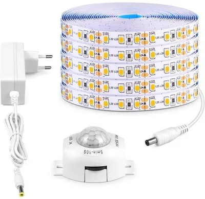 Zdjęcie produktu dla Listwa LED z czujnikiem ruchu – do szaf, kuchni, salonów, sypialni i klatek schodowych – 5 m – ciepła biel