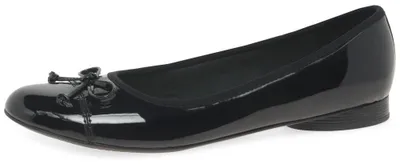 Produktbild von CLARKS Arwell Sling Womens Black Leather, 6.5