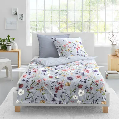 Produktbild von Bettwäsche Bierbaum Mako Satin 4180-20 Blumen hellblau 135x200