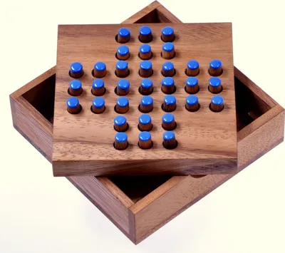 Produktbild von Solitär S – blaue Stecker - Das kleine Knobelspiel mit Suchtfaktor – kompakt, clever, einfach genial!