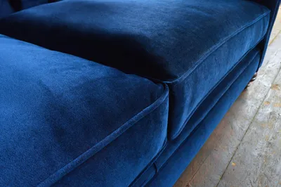 Produktbild von Design Sofa 4 Sitzer Couch Textil Polster Blau Klassische Sofas Chesterfield Neu