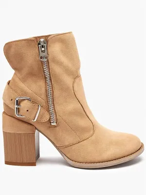 Produktbild von Hellbraune Öko-Wildleder-Damenstiefel auf dem Pfosten Emrica - Schuhe, Größe 40
