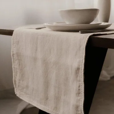 Produktbild von Beige Creme Tischläufer 40x140 cm zweilagig waschbar