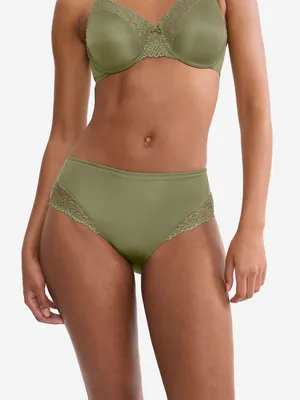 Productafbeelding van Triumph dames maxi-slip, Red Label Ladyform, zachte olijfgouden kleur - maat 46