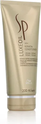 A product shot of a hair conditioner tube.