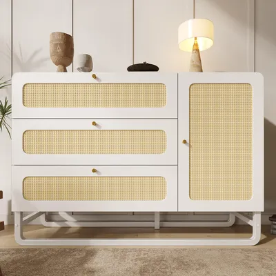 Zdjęcie produktu dla Komoda z rattanowymi i złotymi uchwytami, w stylu rustykalnym, biała, z 3 szufladami i 1 drzwiami, z półkami o regulowanej wysokości i zabezpieczeniem przed przewróceniem, 120 x 85 x 40 cm