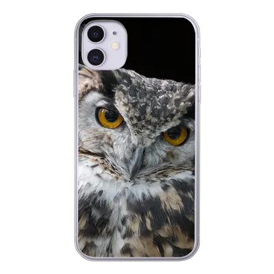 Produktbild von MuchoWow® Handyhülle Schutzhülle Hülle für iPhone 11 Porträt einer braunen Eule auf schwarzem Hintergrund Silikon Softcase Handy Hülle - Handytasche